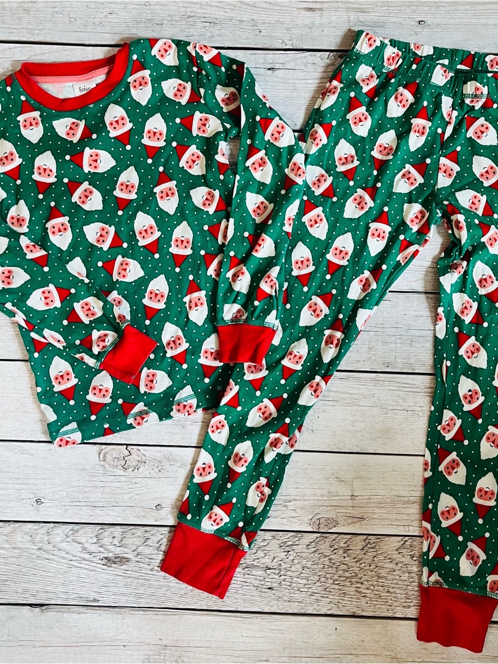 Mini Boden Kids’ Santa Print Holiday Pajamas